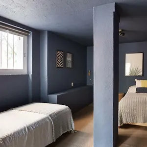 renovated-charming-apartment-with-terrace-in-lapa.hotels-lisbon-portugal.com/